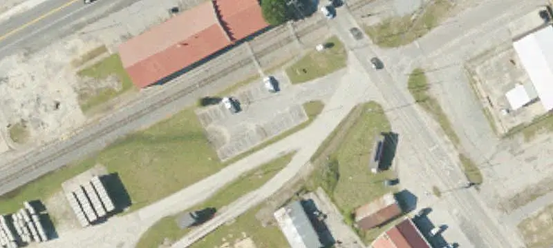 Railroad Ave