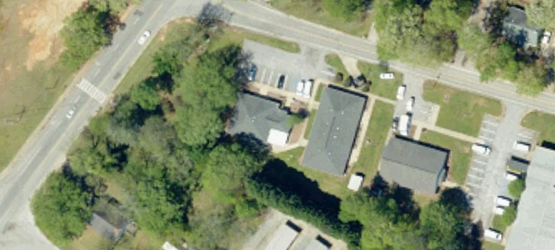 100 Hughes St