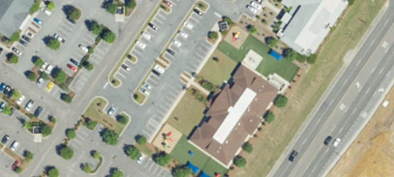 2464 Main St