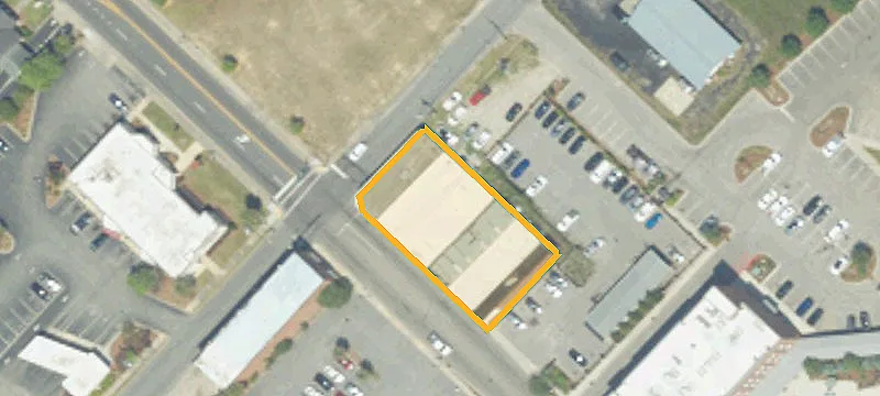 152 Main St