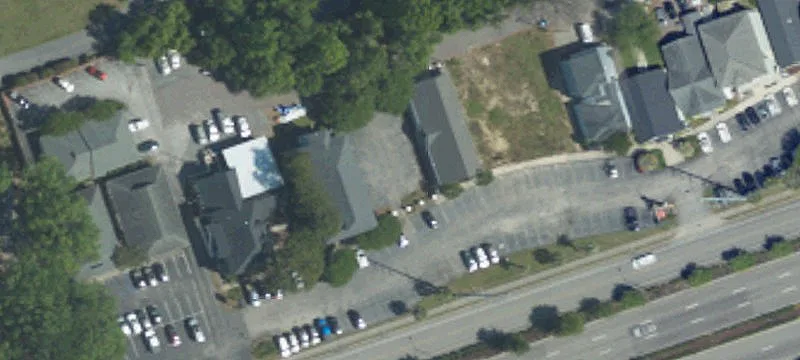 792 Johnnie Dodds Blvd