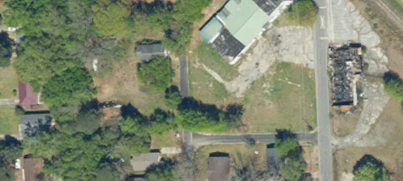 400 Lucas St