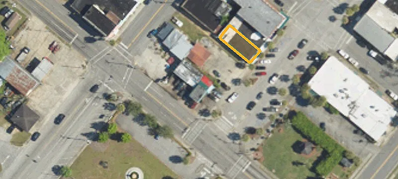10 Elm W St