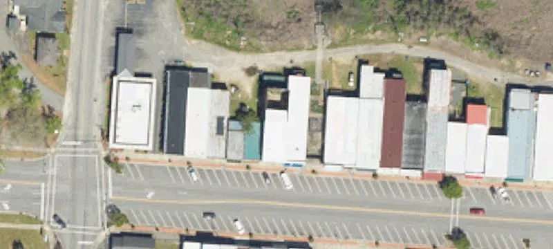 152 Main St