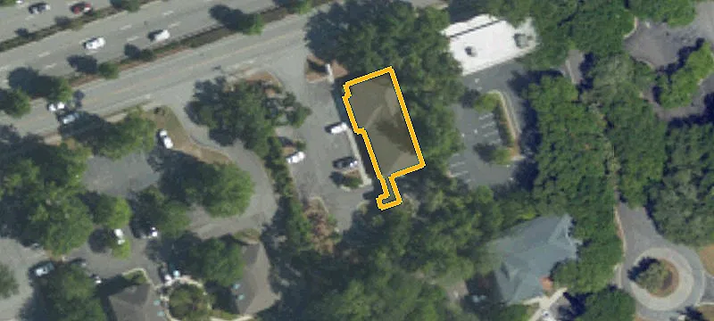 767 Johnnie Dodds Blvd