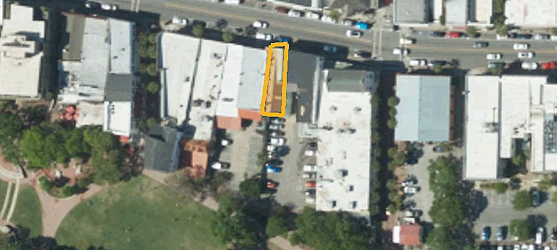 812 Bay St