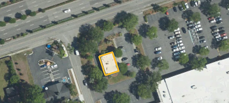 651 Johnnie Dodds Blvd
