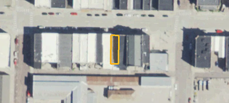 421 4th St