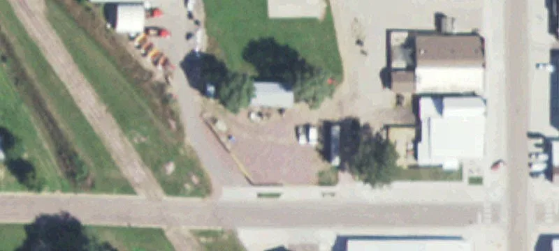 200 Dogwood St