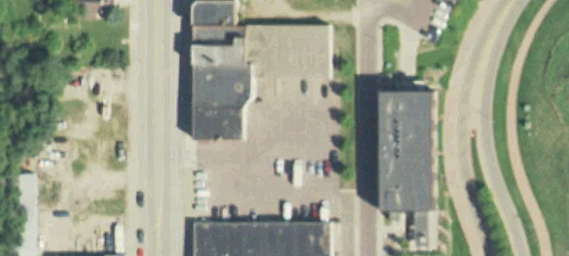 828 Main Ave