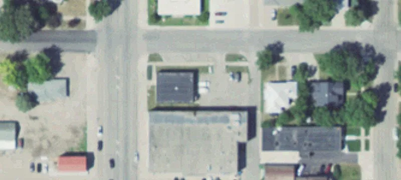 320 Broadway Ave