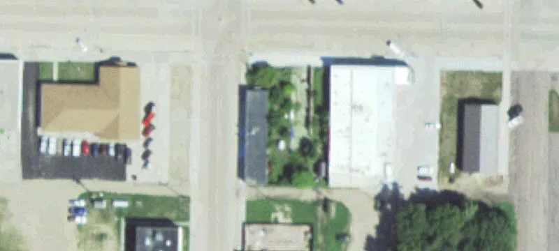 300 Main St