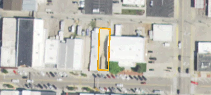 1037 Main St