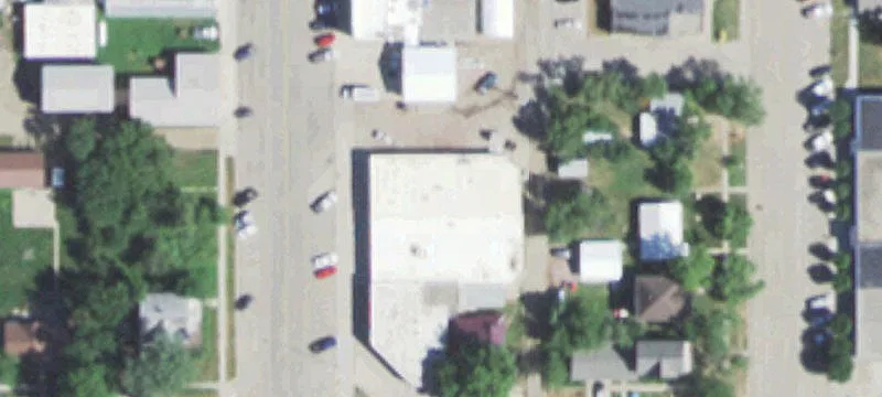 214 Iowa S Ave