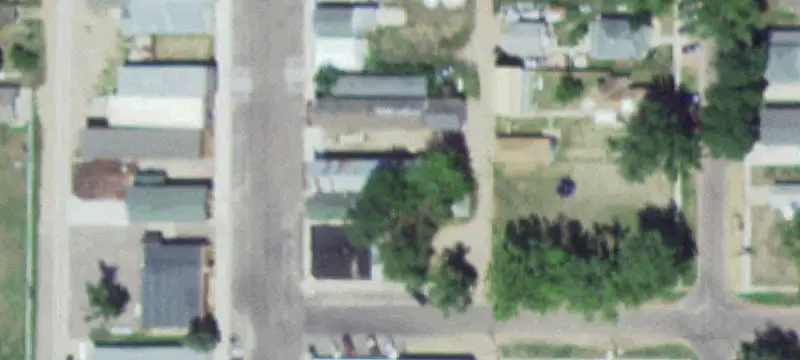 136 3rd Ave