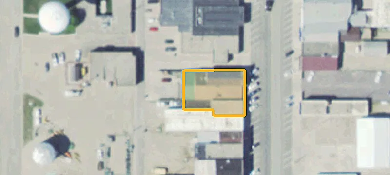 121 Broadway Ave