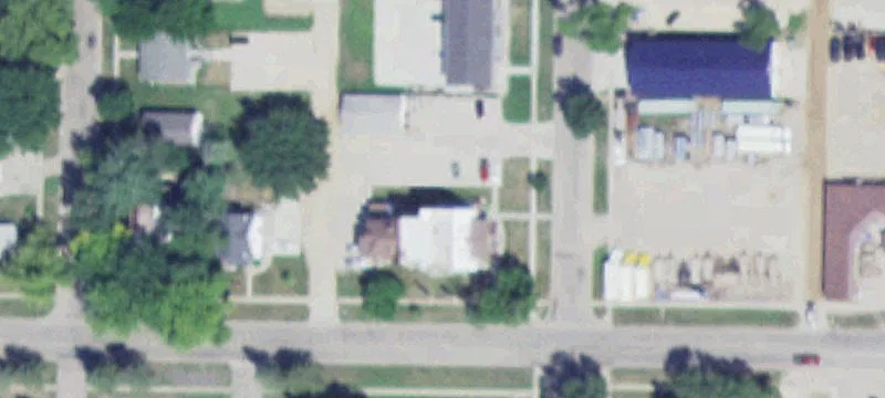 144 3rd S Ave