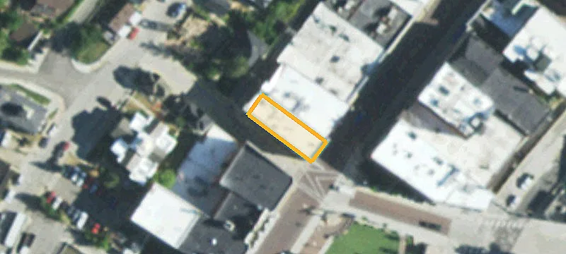 696 Main St