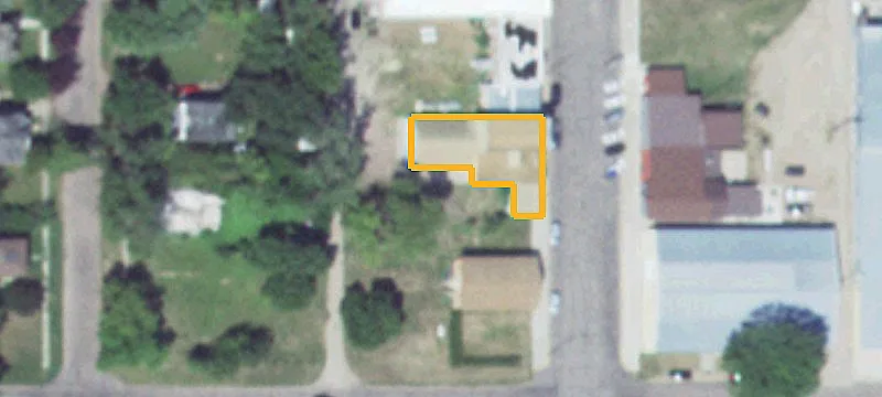 211 Dumont Ave