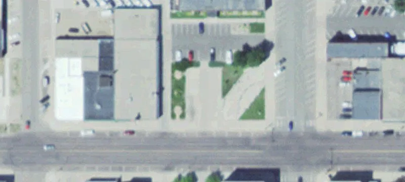 121 3rd SW St