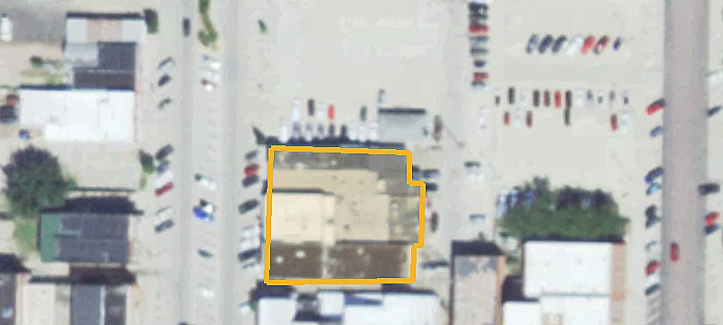 320 Douglas Ave