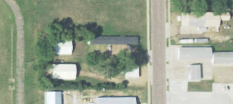 913 Main St