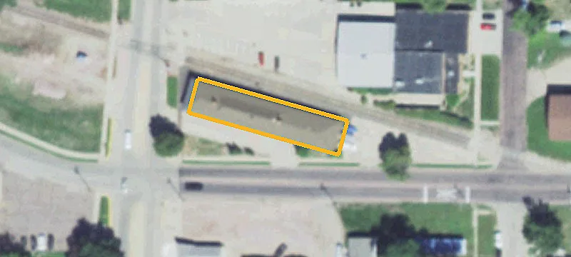 800 Douglas Ave