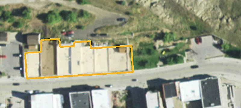 300 Main St