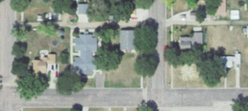 909 College St