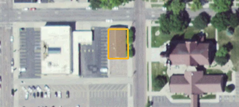 221 3rd Ave