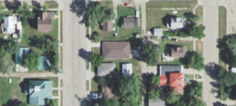 305 Iowa S Ave