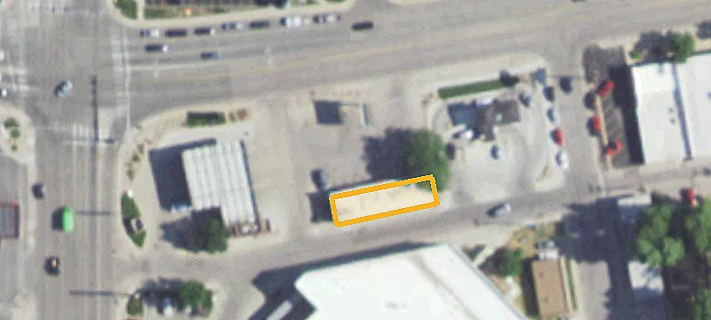 1925 Main St