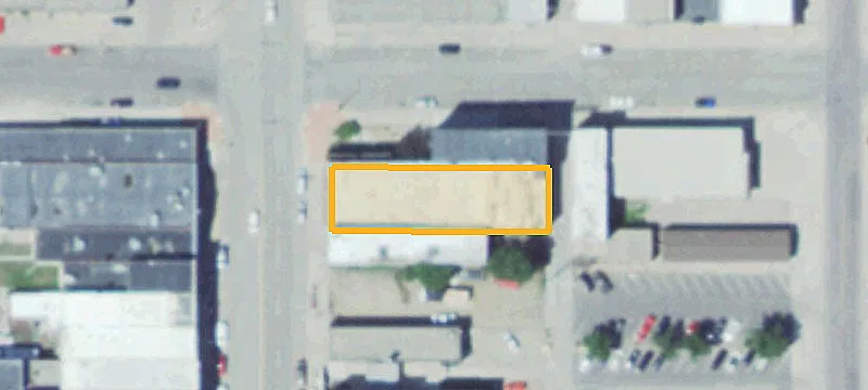 208 Dakota S Ave