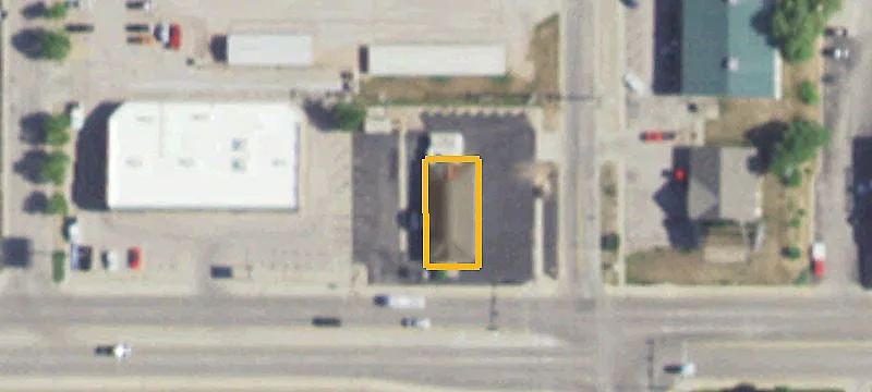 2604 Main St