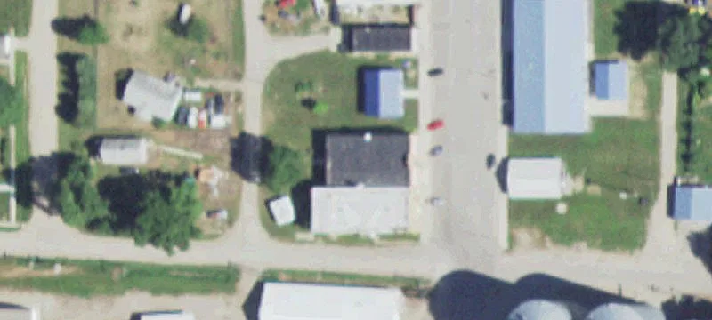 305 2nd Ave