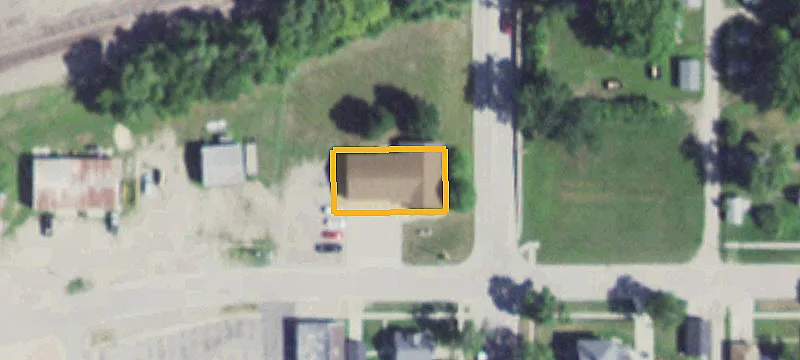 305 Railway Ave