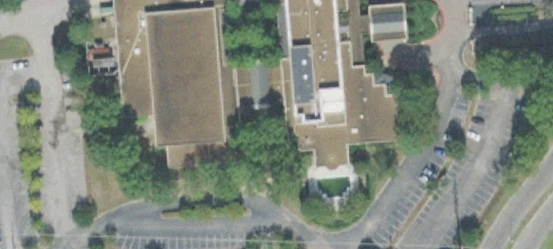 2625 1000th Oaks Blvd