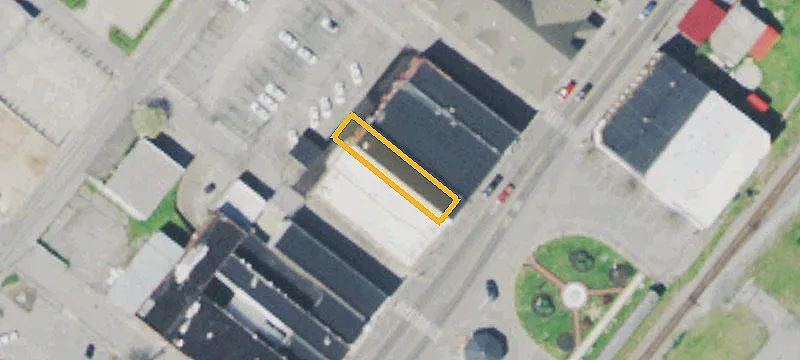 305 Main St