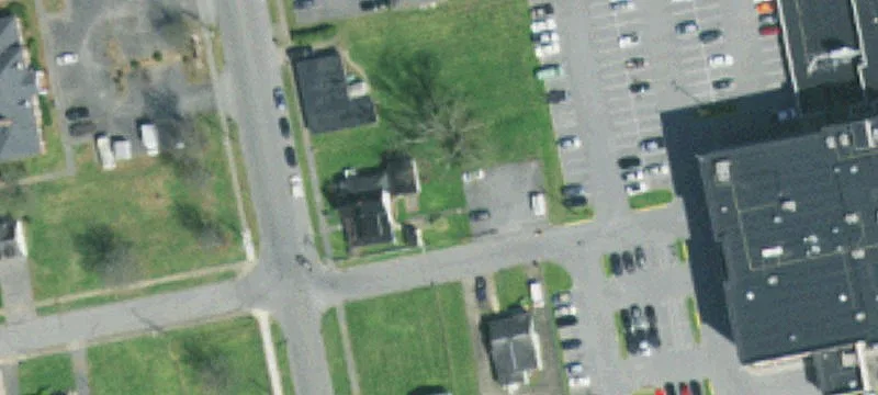 126 Main St