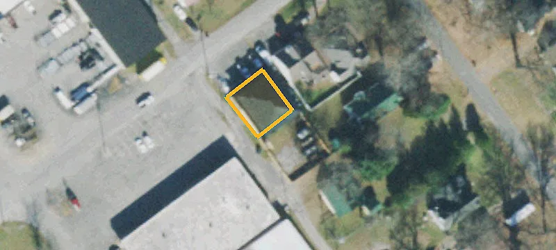 110 Lauderdale St