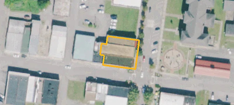 3135 Main St