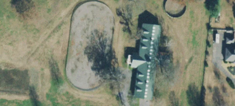 1975 Irby Ln