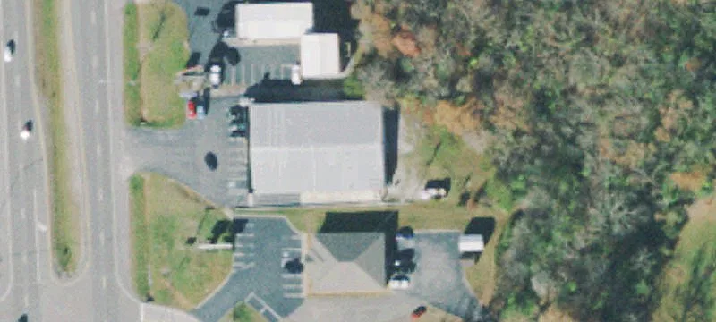 1976 Main St