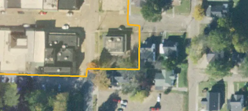 202 Maple St