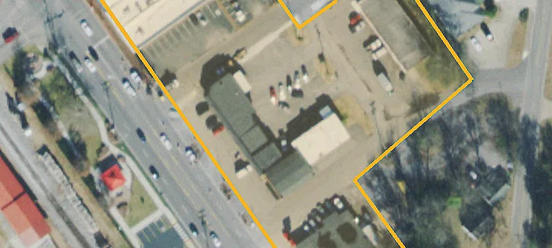 27 Lowry St