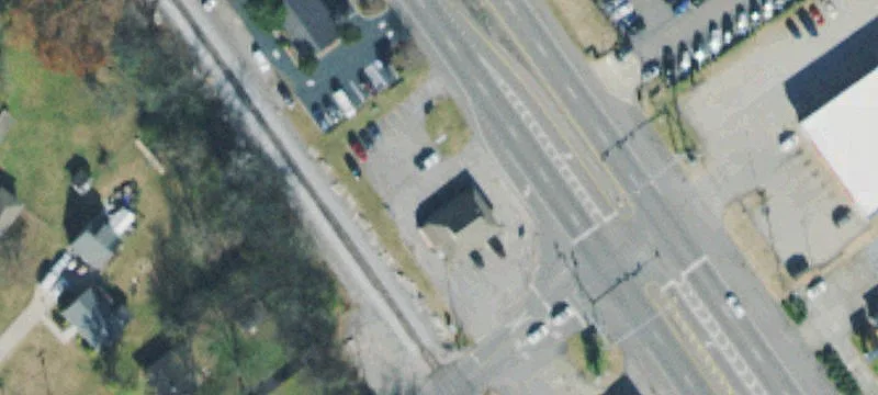 384 Lowry St