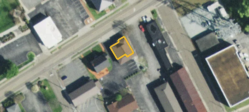 216 1st N St