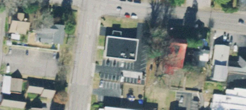 700 High St