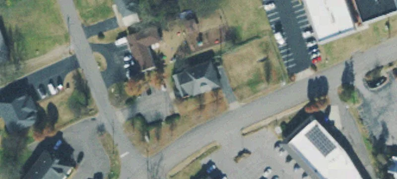 910 Meadowlark Ln