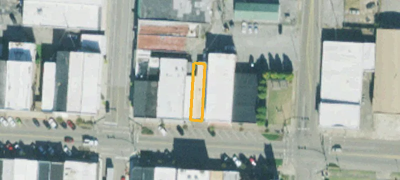 1411 Main St
